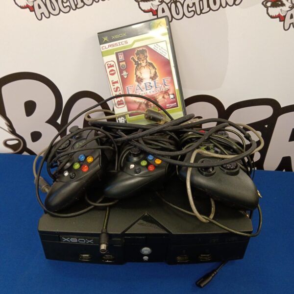 Original Microsoft Xbox console with cables & controllers