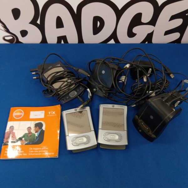 Box of palm organizers with cables Inc tungsten t3