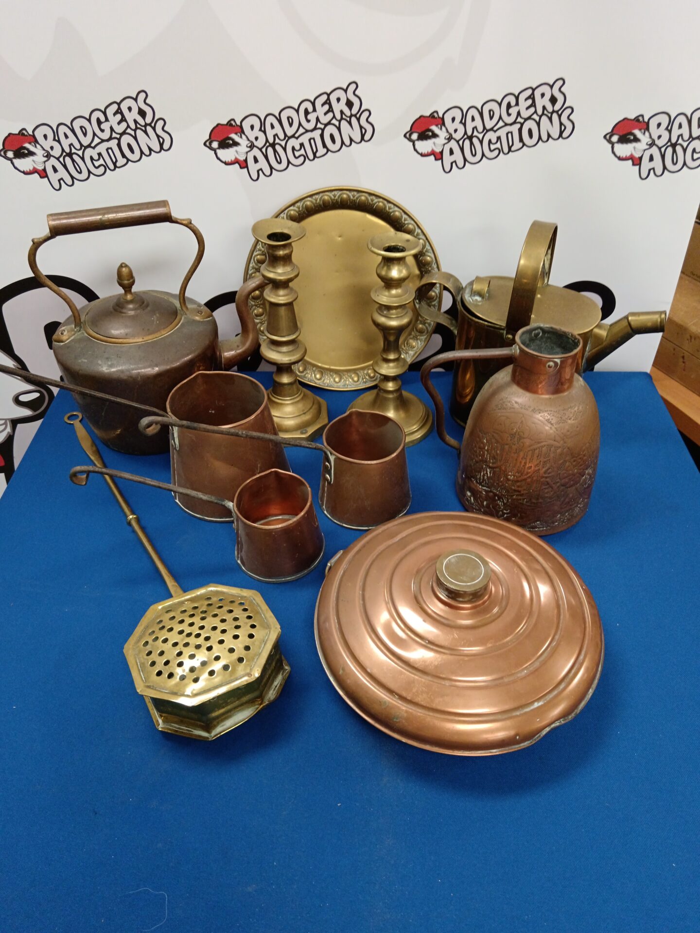 Box of mixed copper & brass ware