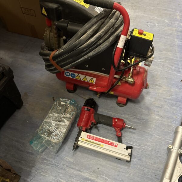 Small 15L Clarke bandit air compressor with Clarke nailer/stapler & nails