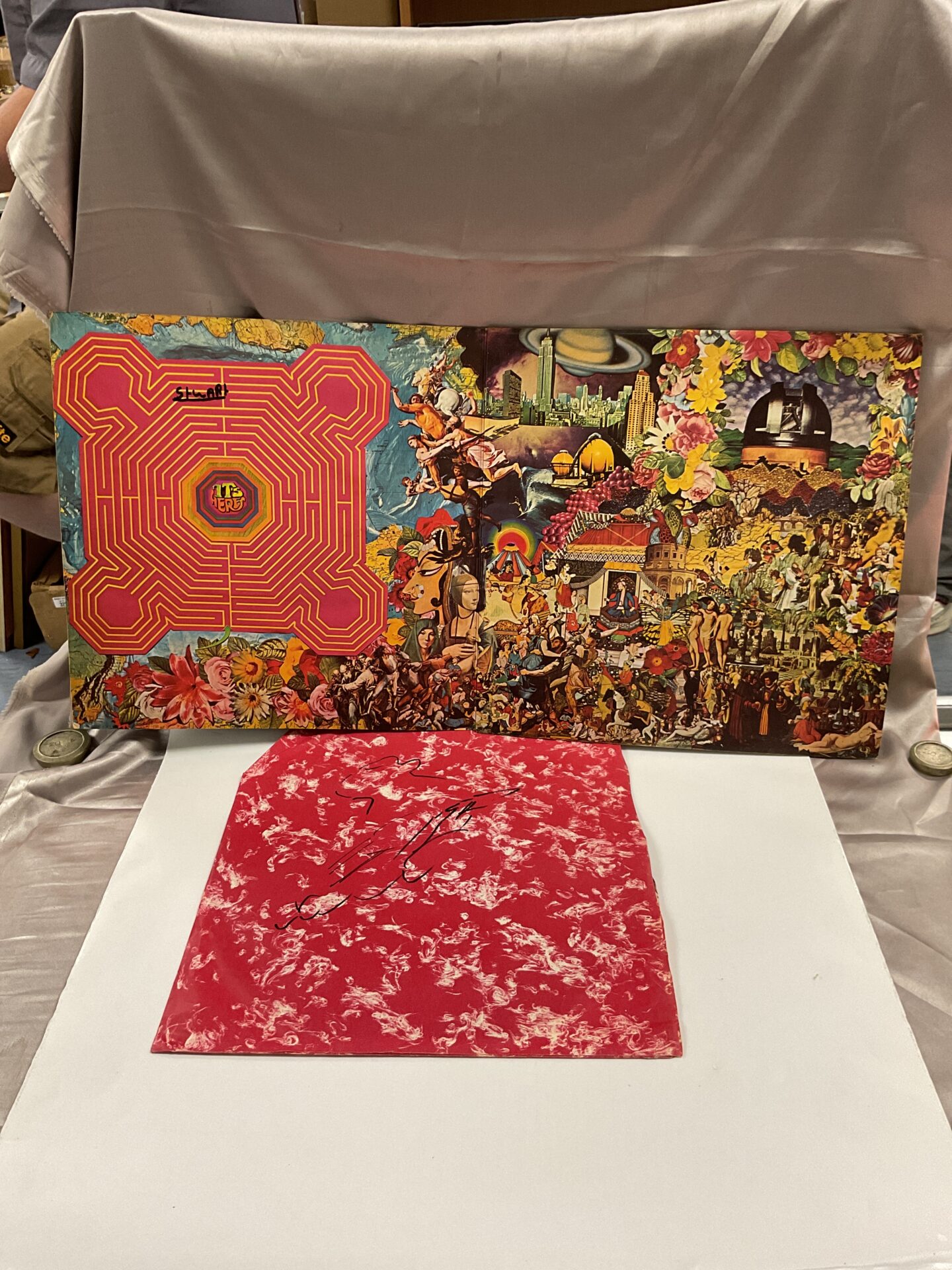 Rolling Stones Their Satanic Majesties Request 12” vinyl record 1st Press ARL -8126-1P - Image 2