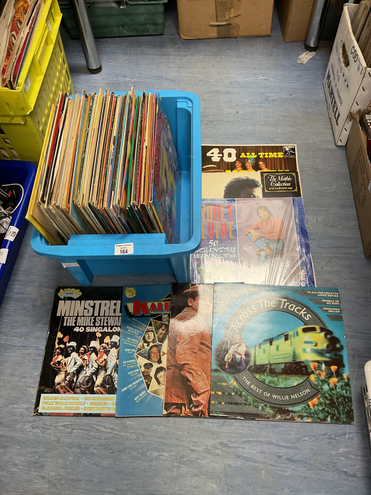 Collection of vinyl including shaking stevens & Chas and Dave