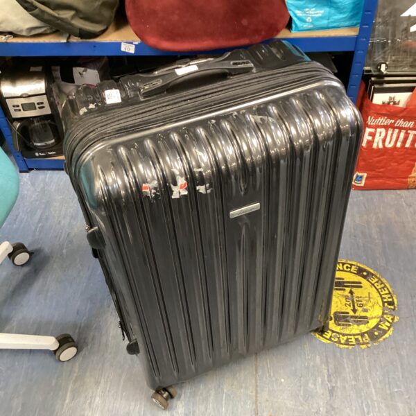 Linea wheeled suitcase