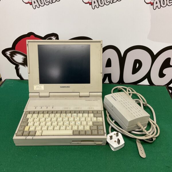 Samsung Notemaster 386S/20 Laptop with charger and 3.5” floppy drive