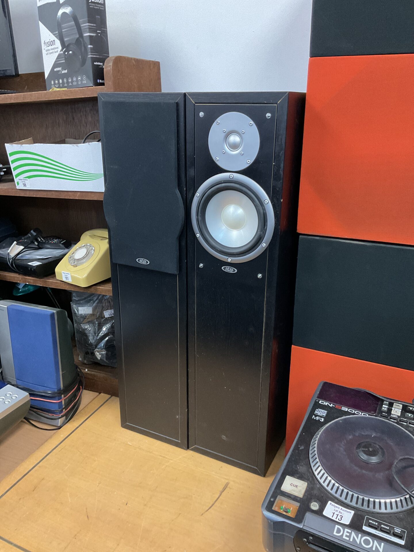 Pair of eltax liberty 5+ speakers (one missing grill)