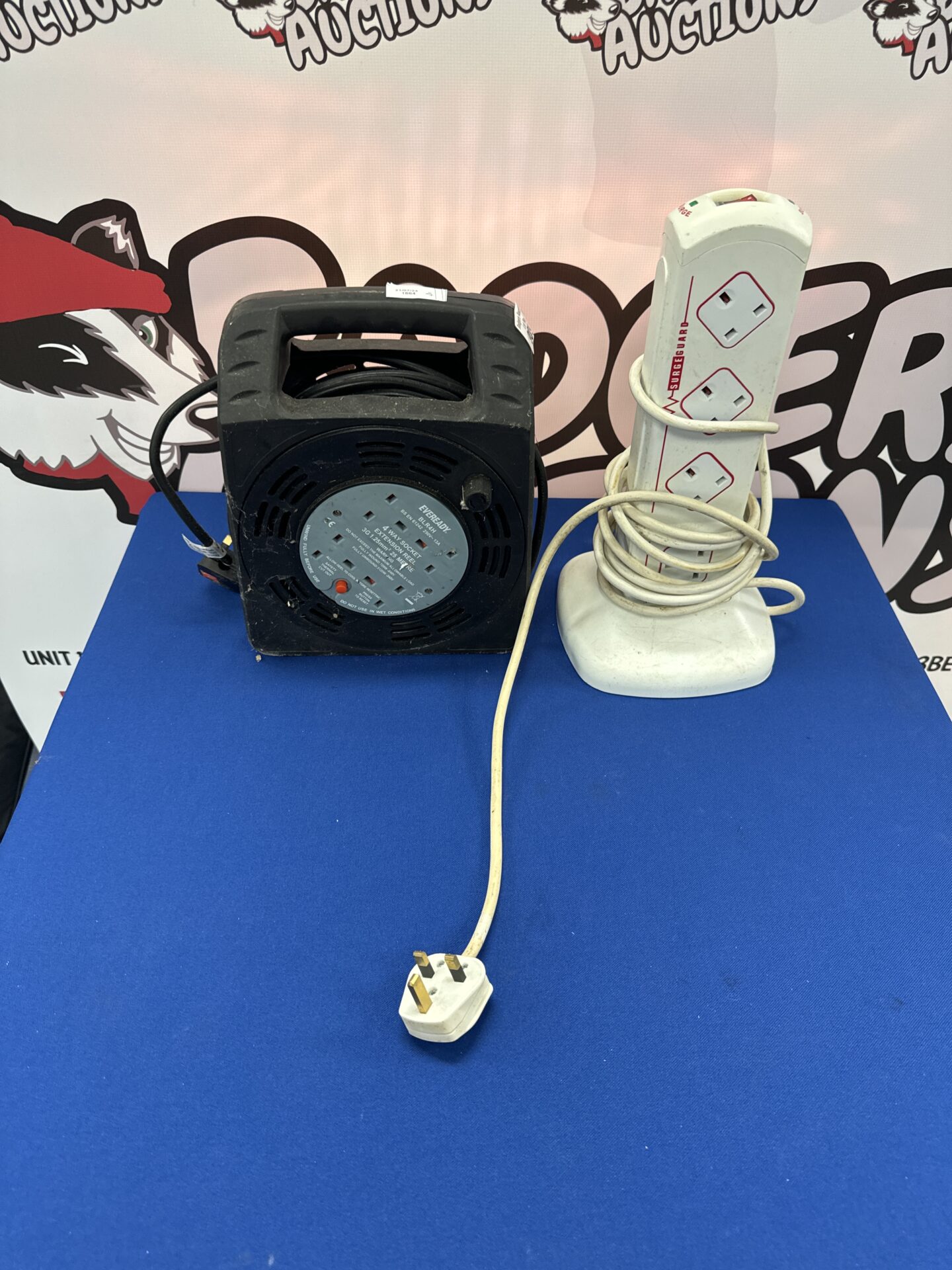 Eveready 25m extension reel with surgeguard eight socket power adapter