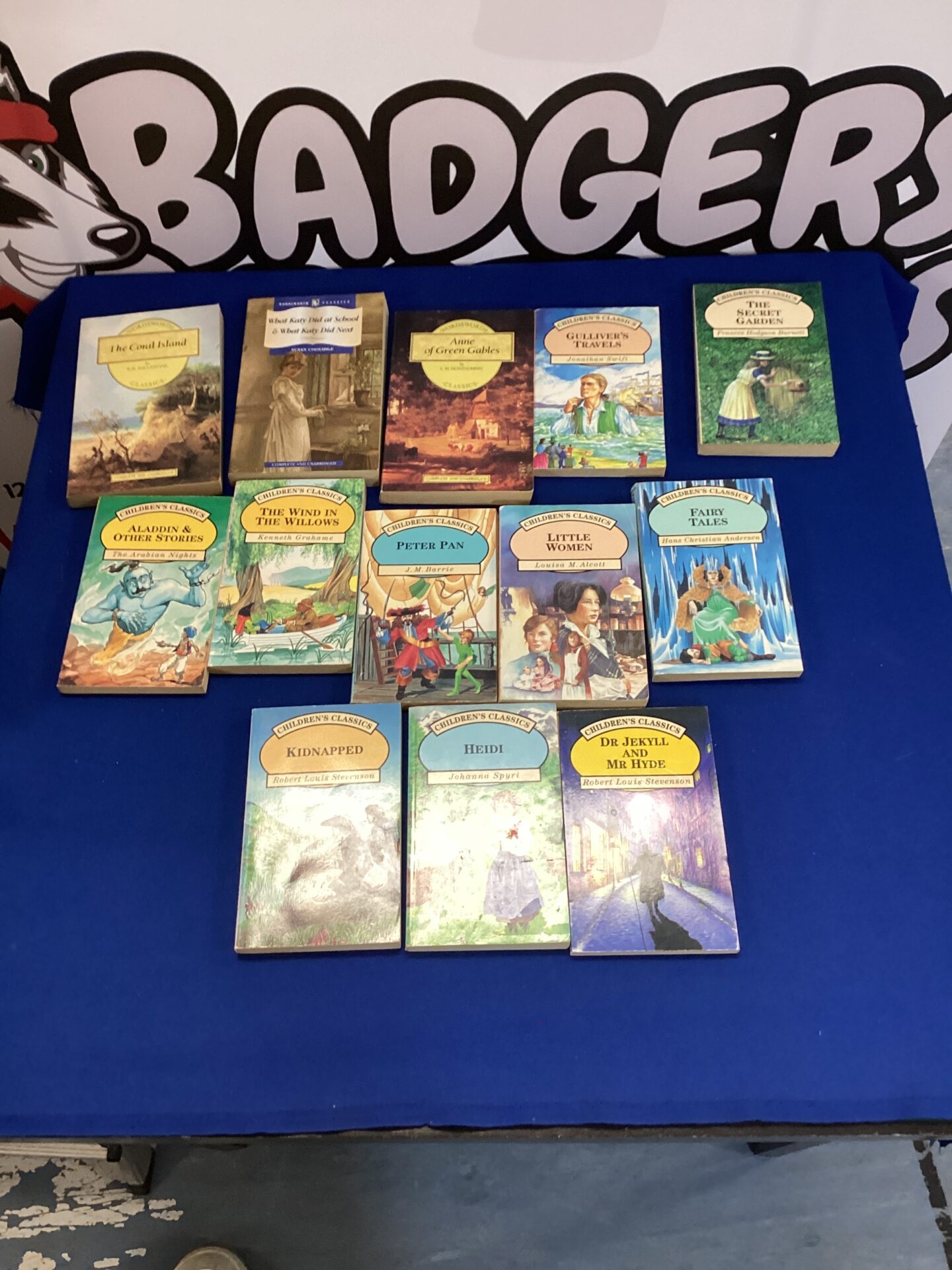 Collection of childrens books inc the secret garden, peter pan & gullivers travels