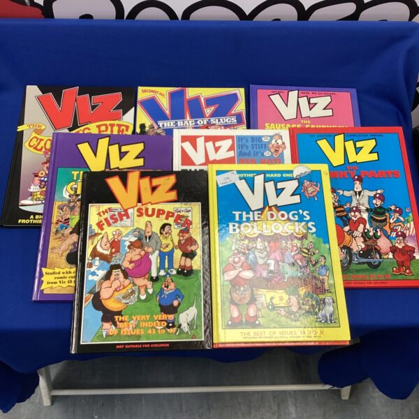 A quantity of Viz annuals with one Garfield annual
