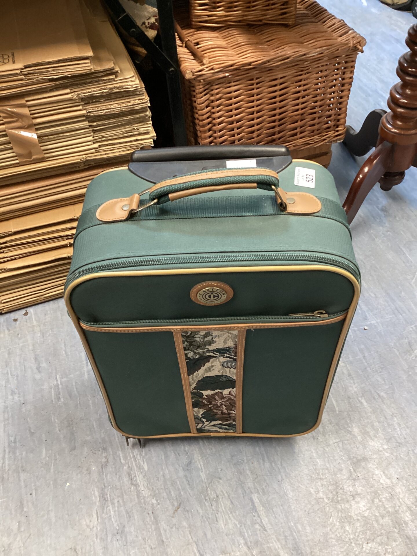 Carlton international suitcase