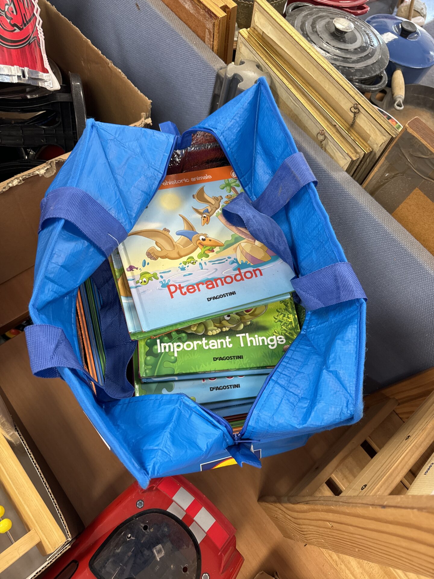 Large quantity of deagostini children’s educational books