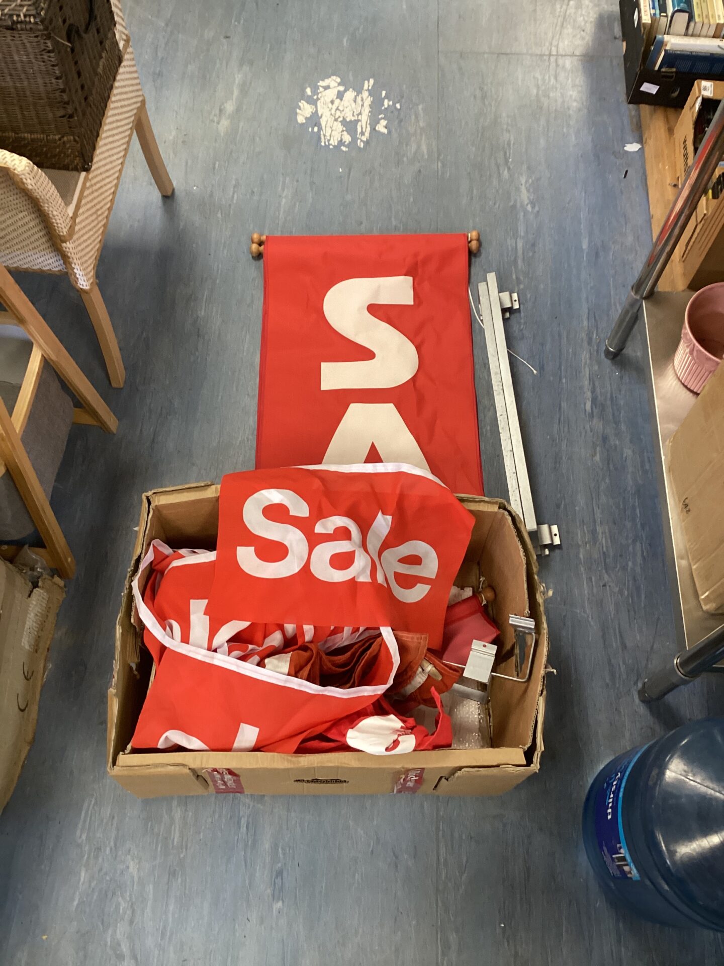 box of sale banners