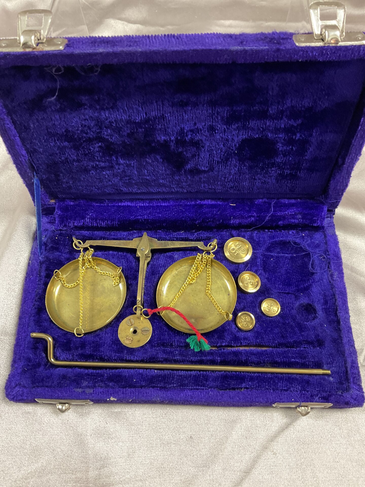 Box set of chemists scales